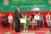 សាលាអន្តរជាតិអេអេលអេប្រគល់ប័ណ្ណសរសើរដល់សិស្សពូកែឆ្នាំសិក្សា២០២៤.២០២៥